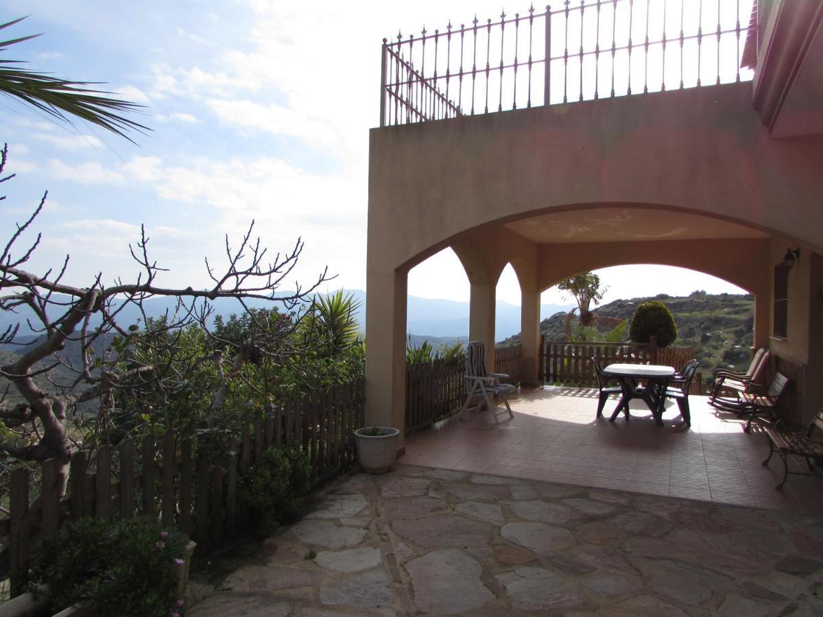 Albarico Retreat Villa Bedar Exterior photo